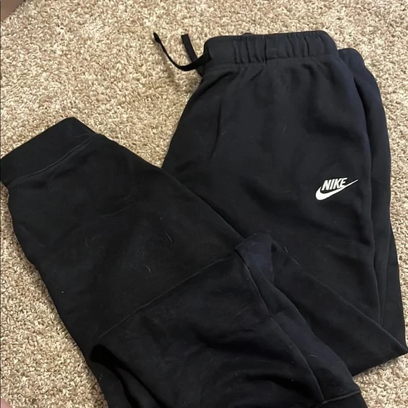 Nike Black Sweatpants - Picture 1 of 4